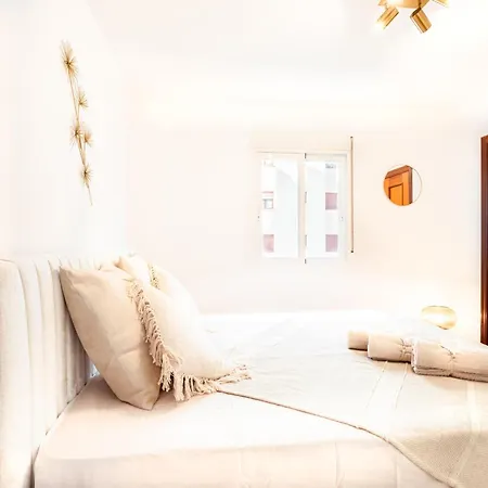 Aquamarina I Calpe, By The *