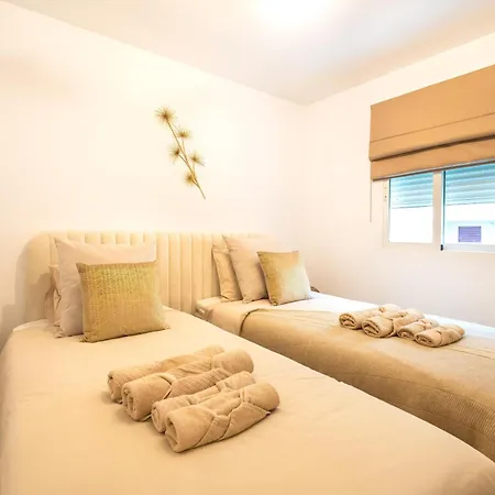 Aquamarina I Calpe, By The *